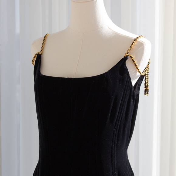 Chanel Vintage F/W 1993 Black Velvet Gold Chain Strap Corset 93A Dress - Picture 10 of 12